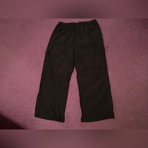 100% polyester black cargo pants in 2XL - Picture 6 of 6